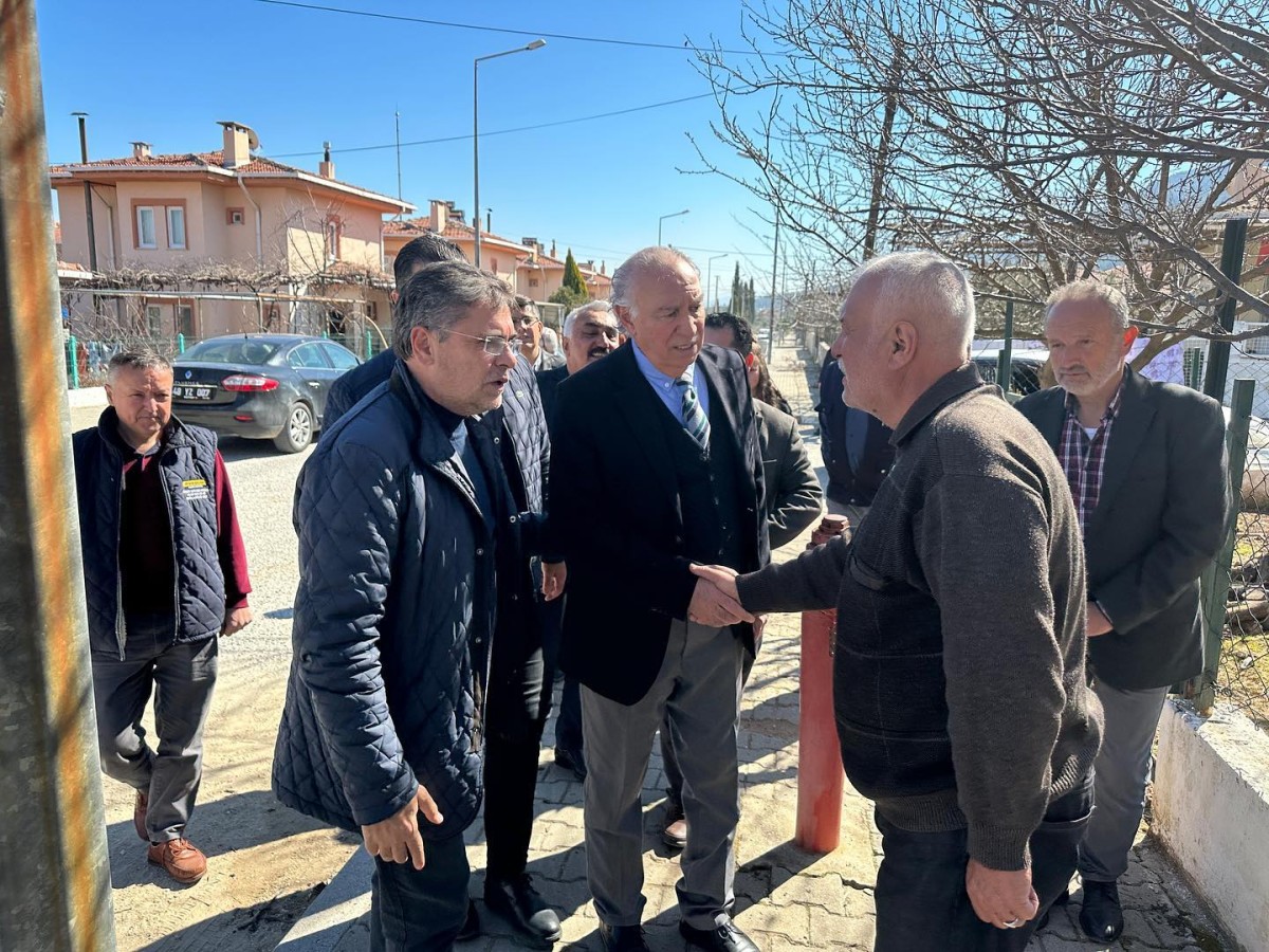 AK Parti Milletvekili M.Yavuz Demir Depremzede Ailelerini Ziyaret Etti