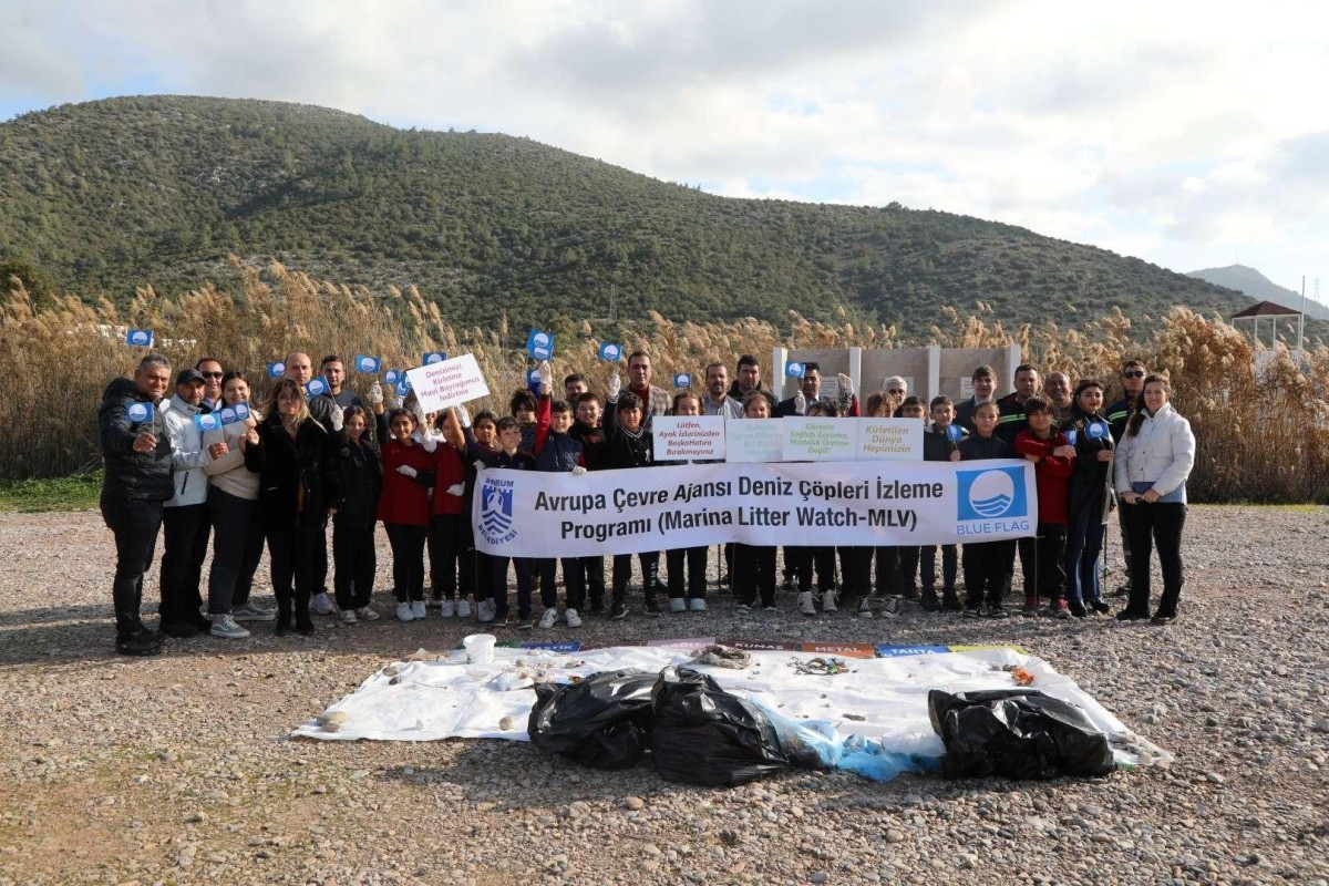Deniz Çöpleri İzleme Programı'nın üçüncüsü Yalı Mahallesi Gerenkuyu Halk Plajı'nda düzenlendi. 