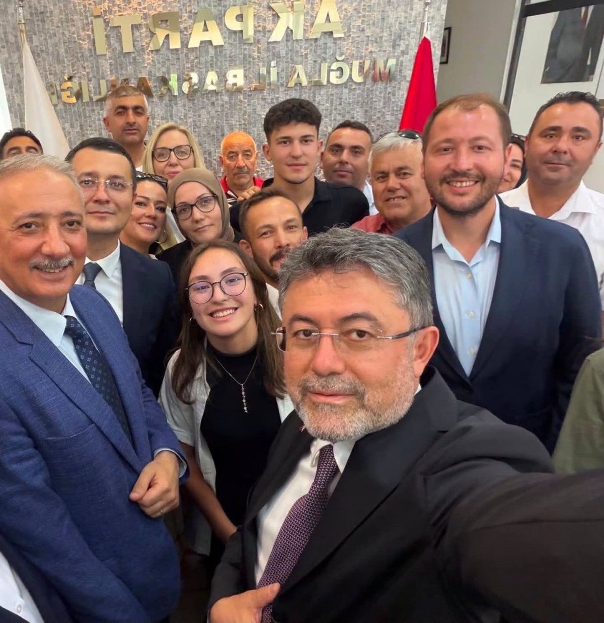 Tarım ve Orman Bakanı İbrahim Yumaklı, AK Parti Muğla İl Başkanlığı'nı Ziyaret Etti