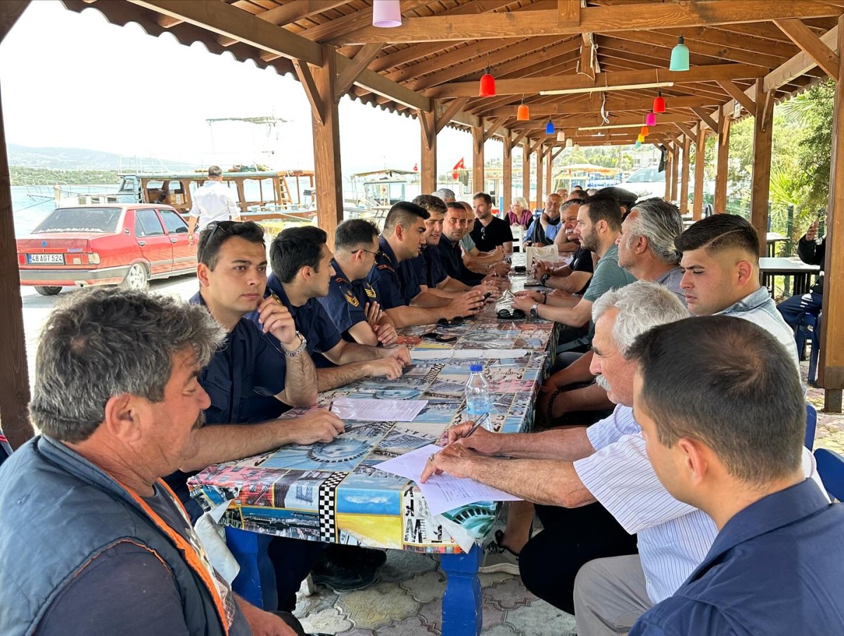 Balıkçılık Bilgilendirme Toplantısı Güllük’te Düzenlendi