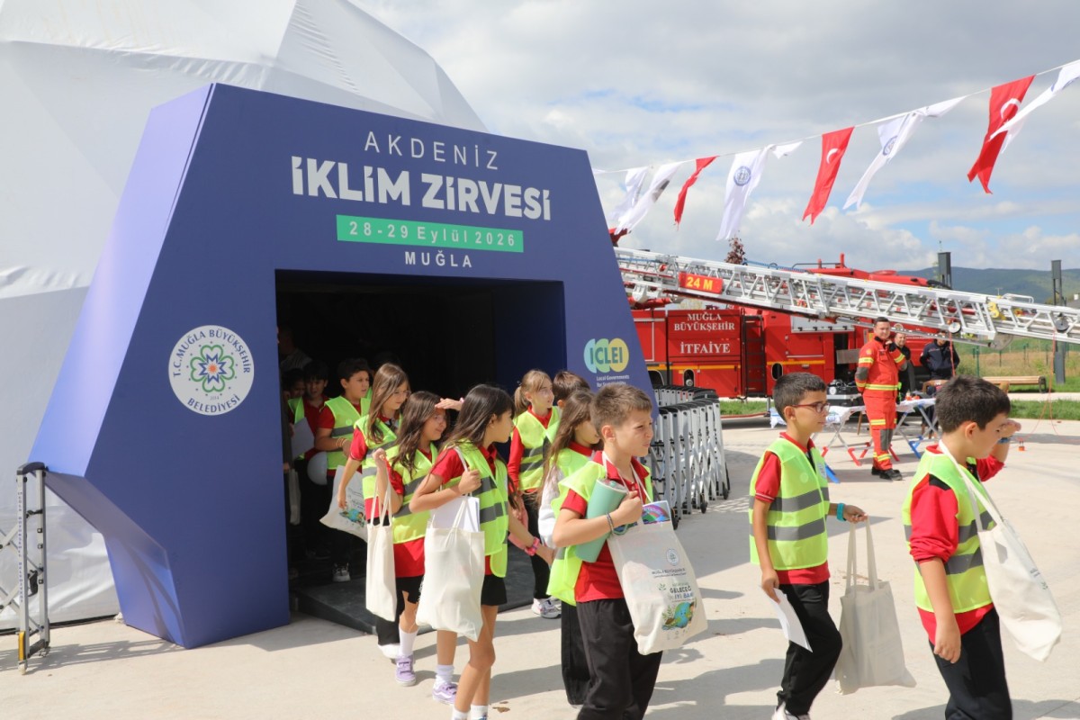 “Mavinin Derinlikleri” Öğrencilerle Buluştu