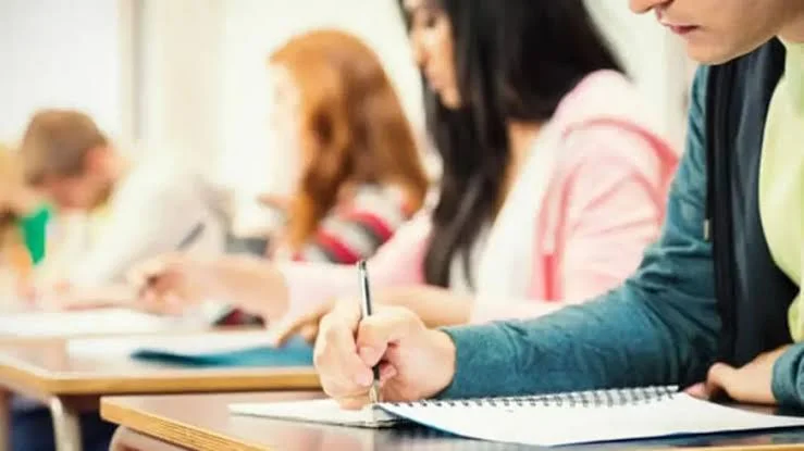 Üniversitelilere Öğrenci Affı Komisyondan Geçti